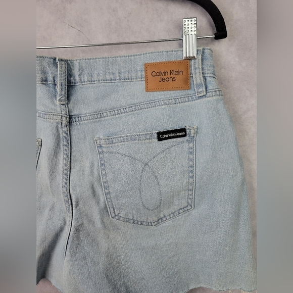 Calvin Klein Cut Off High‎ Waist Jean light wash  Shorts Women's Size 10 Cotton - Picture 6 of 13